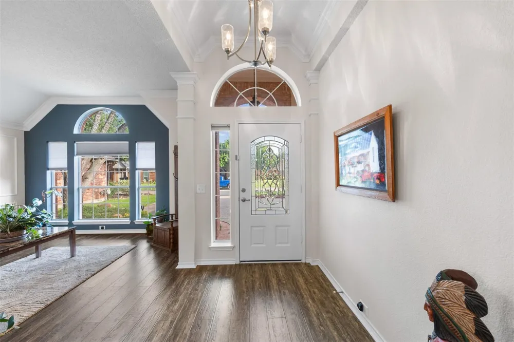 521 Palm Desert Drive Garland, TX 75044