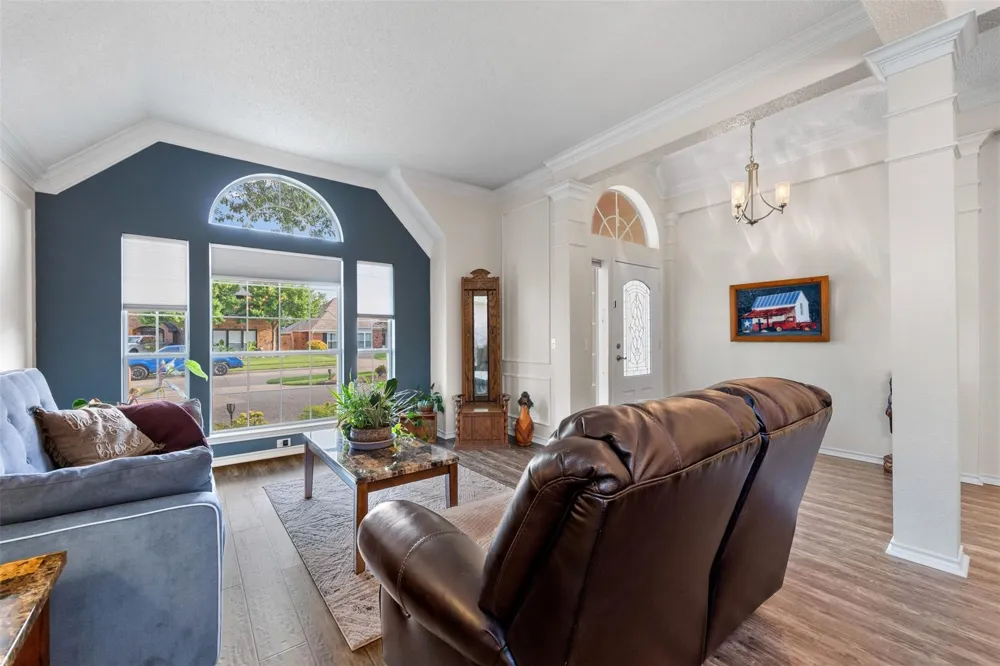 521 Palm Desert Drive Garland, TX 75044
