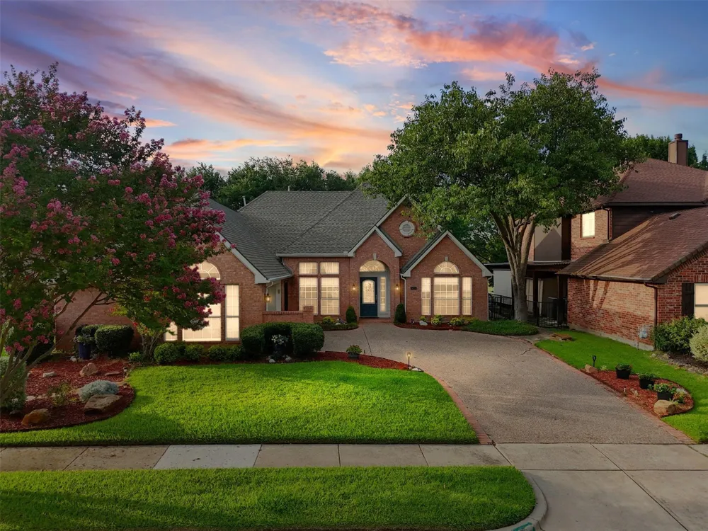 521 Palm Desert Drive Garland, TX 75044