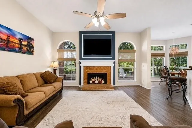 521 Palm Desert Drive Garland, TX 75044