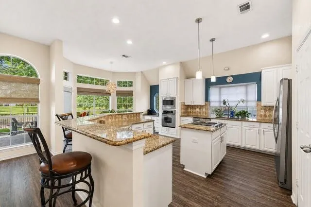 521 Palm Desert Drive Garland, TX 75044