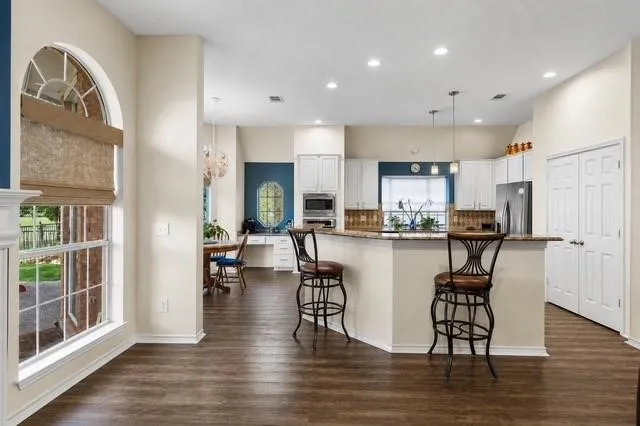 521 Palm Desert Drive Garland, TX 75044