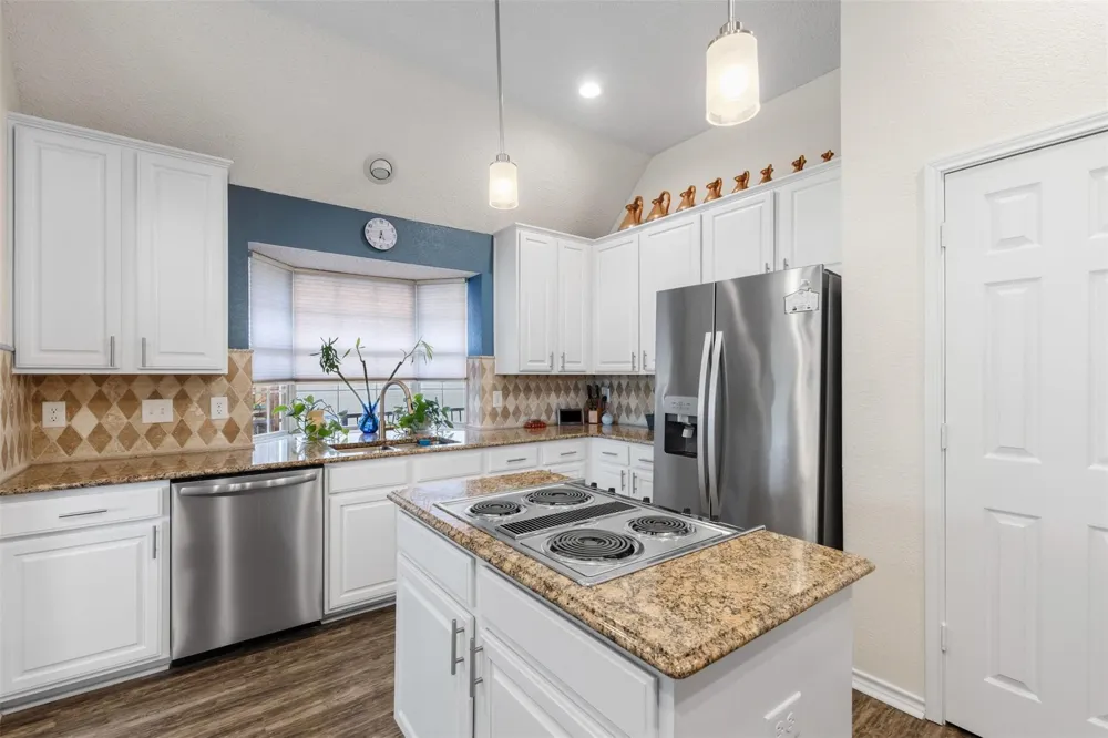 521 Palm Desert Drive Garland, TX 75044