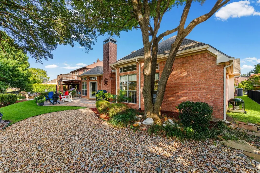 521 Palm Desert Drive Garland, TX 75044