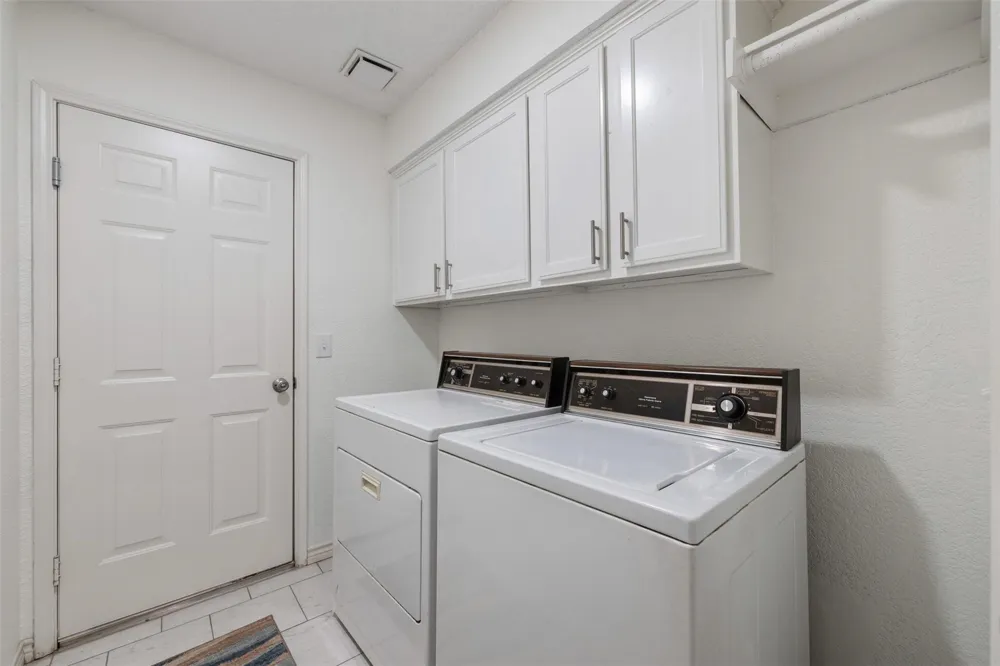 521 Palm Desert Drive Garland, TX 75044
