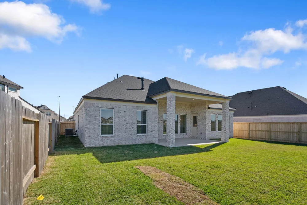203 Upland Drive Waller, TX 77484