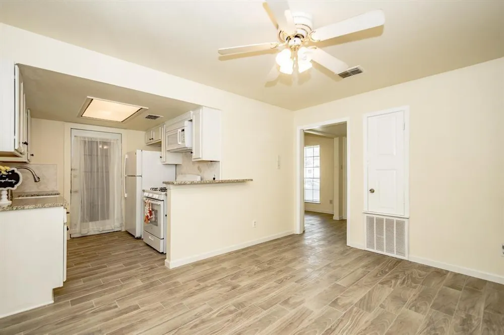 12106 Pompton Drive Houston, TX 77089