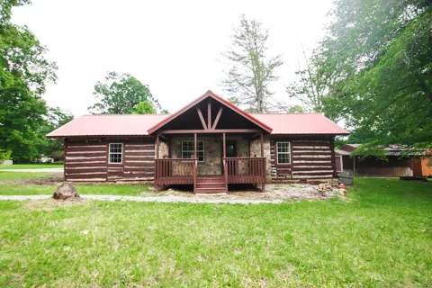 210 Kingwood Dr