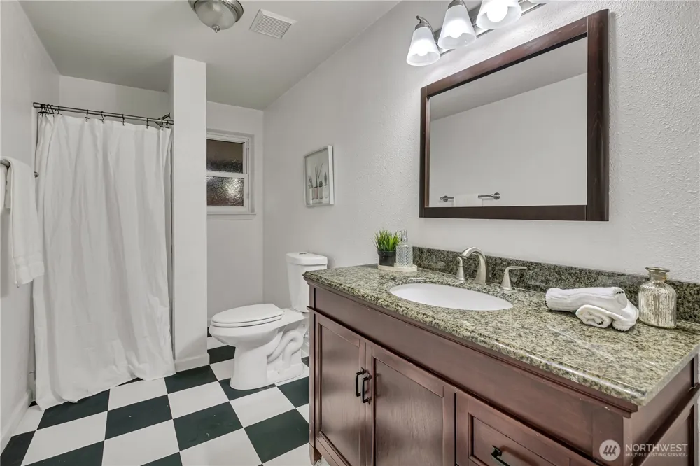 11404 Karshner Road E Edgewood, WA 98372