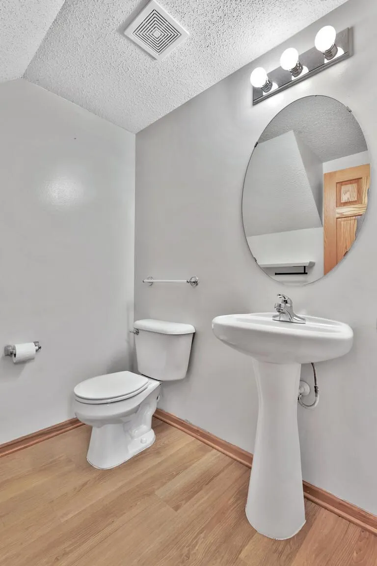750 Maple Hills Drive #B Maplewood, MN 55117