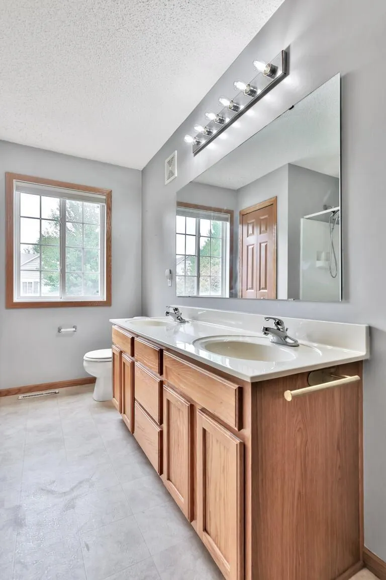 750 Maple Hills Drive #B Maplewood, MN 55117