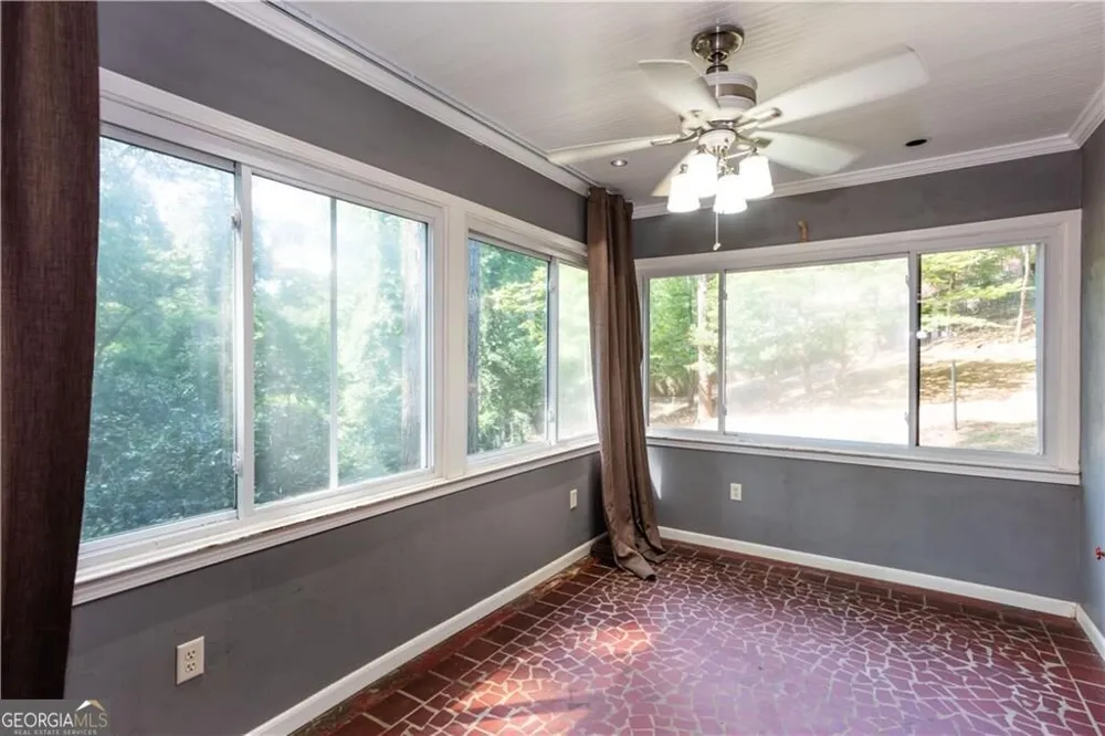 2743 Kimmeridge DR East Point, GA 30344