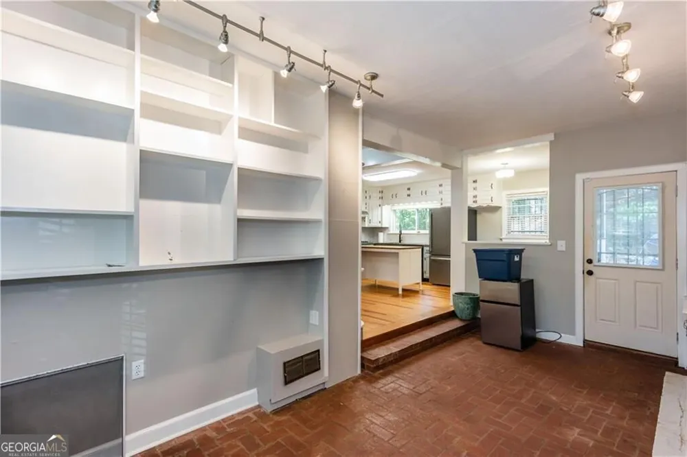 2743 Kimmeridge DR East Point, GA 30344