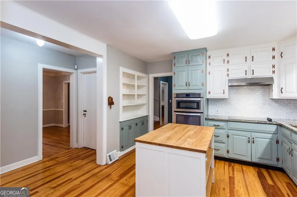 2743 Kimmeridge DR East Point, GA 30344