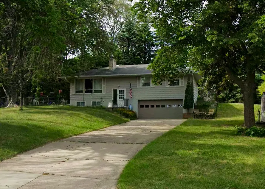 724 E 152nd Street Burnsville, MN 55306