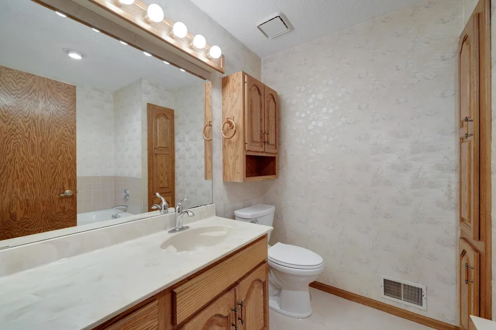 43 Jefferson Court Hastings, MN 55033