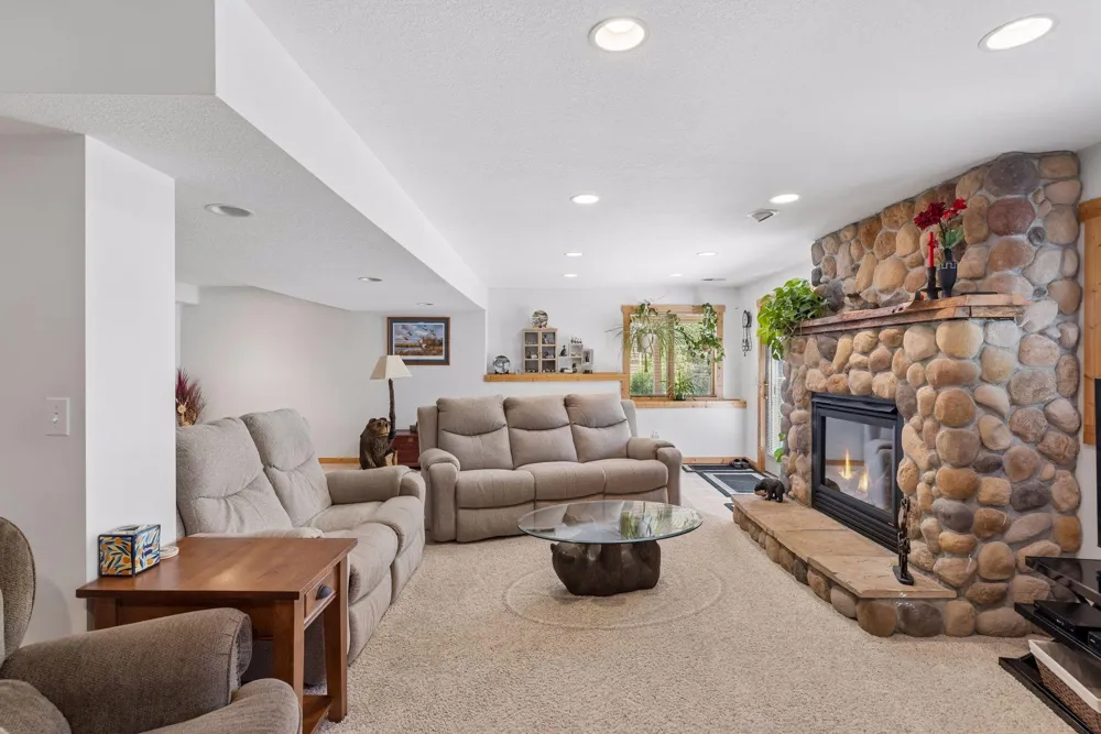 3180 Cuneen Trail Inver Grove Heights, MN 55076