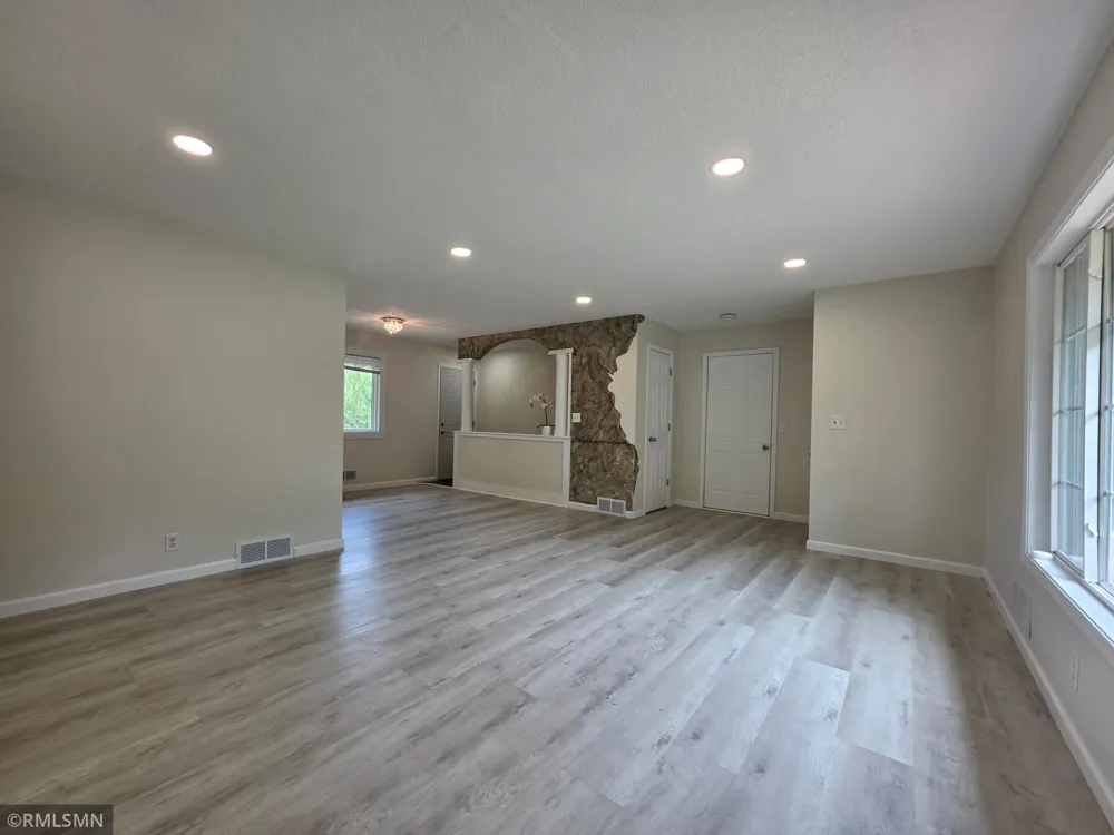 1306 Woodhill Road Burnsville, MN 55337