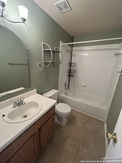 369 STARLING CRK New Braunfels, TX 78130