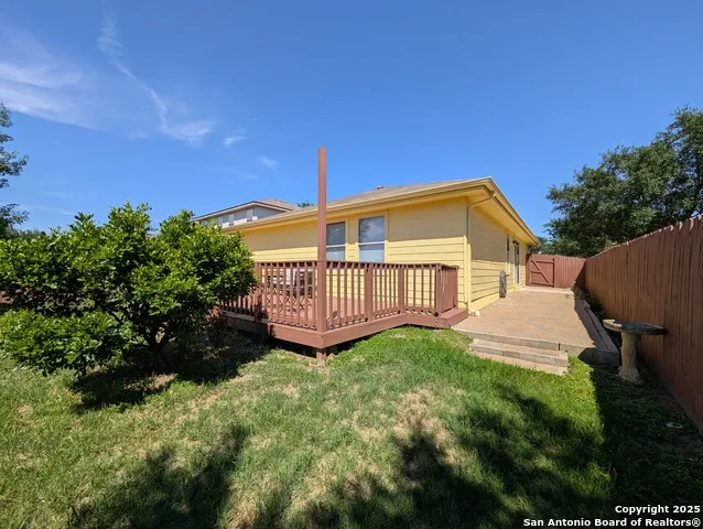 369 STARLING CRK New Braunfels, TX 78130