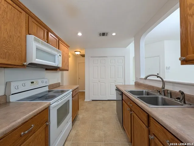 369 STARLING CRK New Braunfels, TX 78130