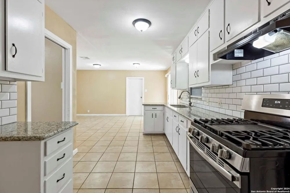 331 Ave Maria Drive San Antonio, TX 78216