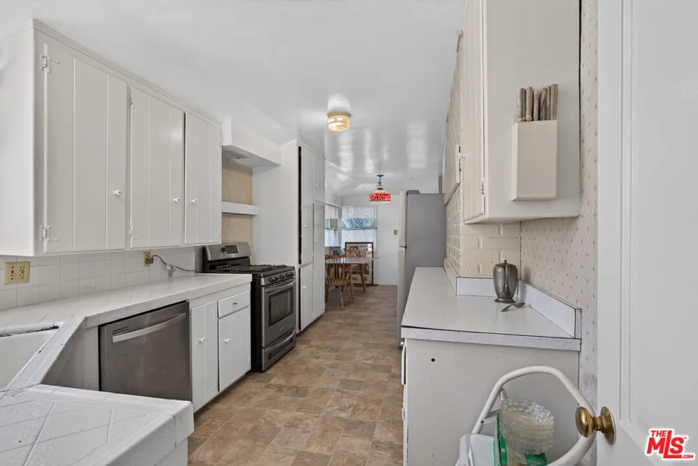 23909 Long Valley Road Hidden Hills, CA 91302