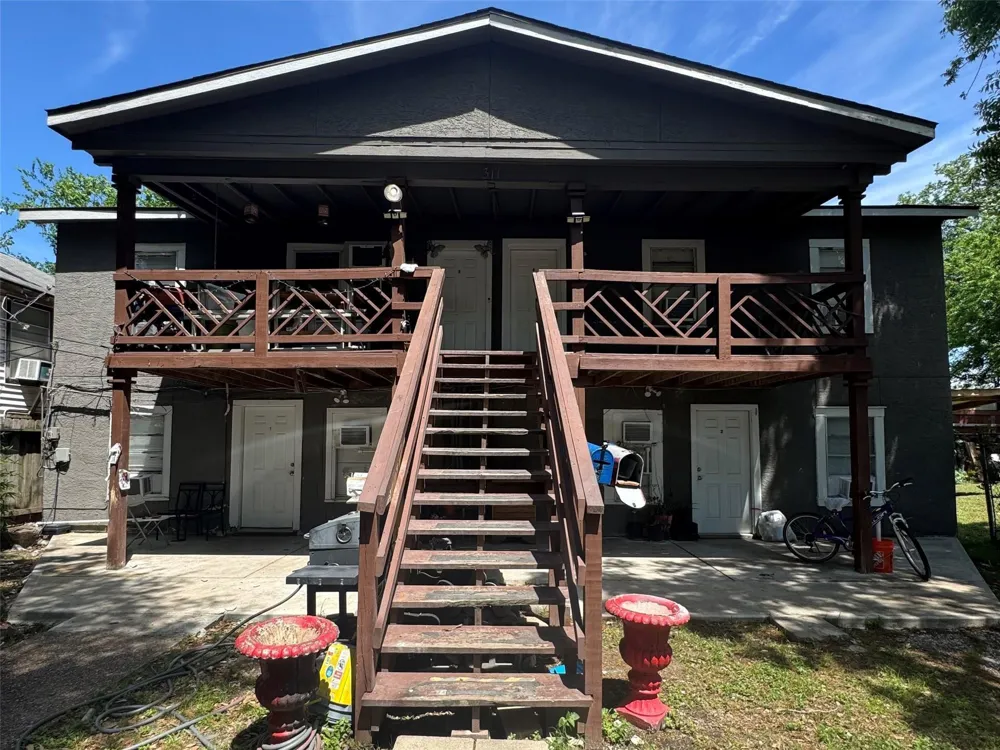 311 Randall Street #4 Pasadena, TX 77506