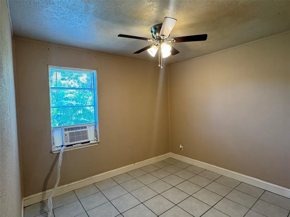 311 Randall Street #4 Pasadena, TX 77506