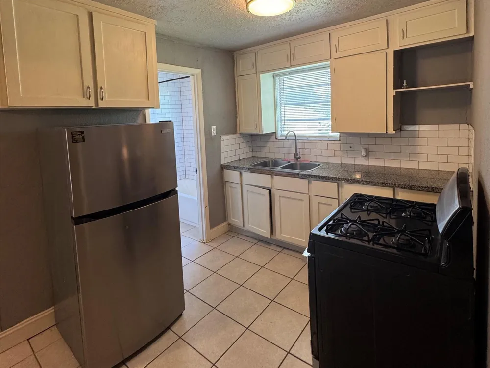 311 Randall Street #4 Pasadena, TX 77506