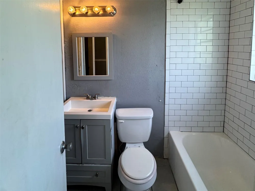 311 Randall Street #4 Pasadena, TX 77506
