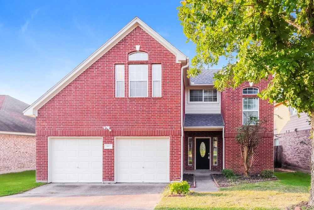 985 Oak Falls Drive Conroe, TX 77378