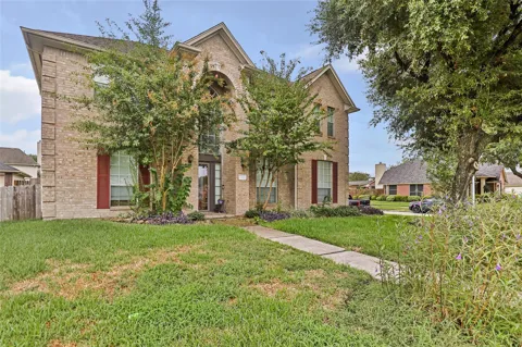 1831 Country Club Cove Drive