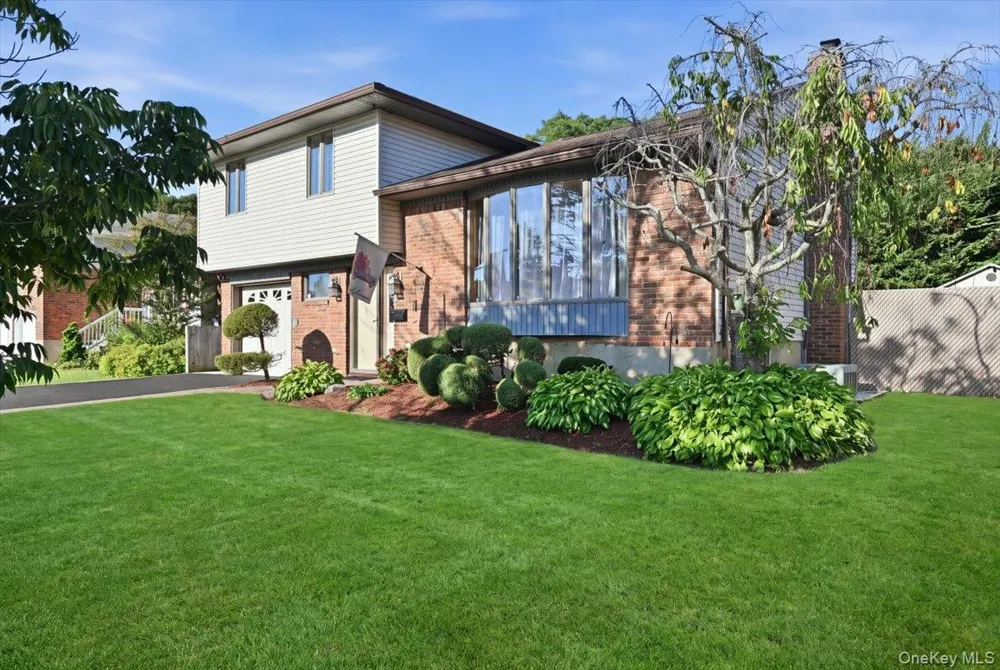 1420 Holiday Park Drive Wantagh, NY 11793