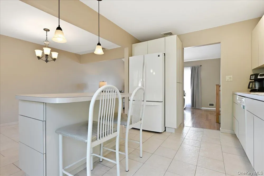 1420 Holiday Park Drive Wantagh, NY 11793