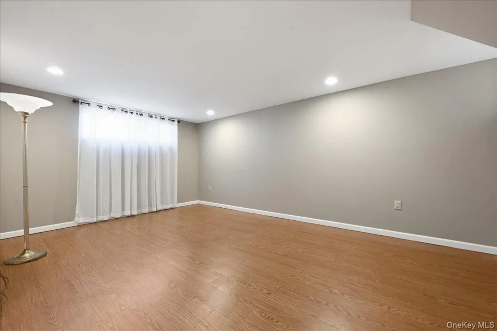 1420 Holiday Park Drive Wantagh, NY 11793