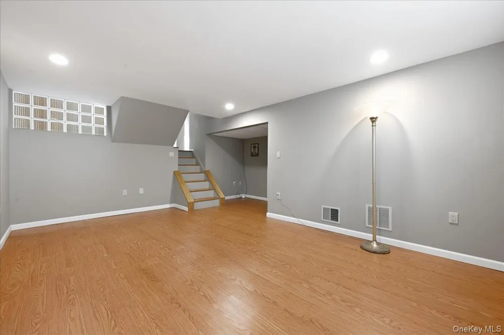 1420 Holiday Park Drive Wantagh, NY 11793
