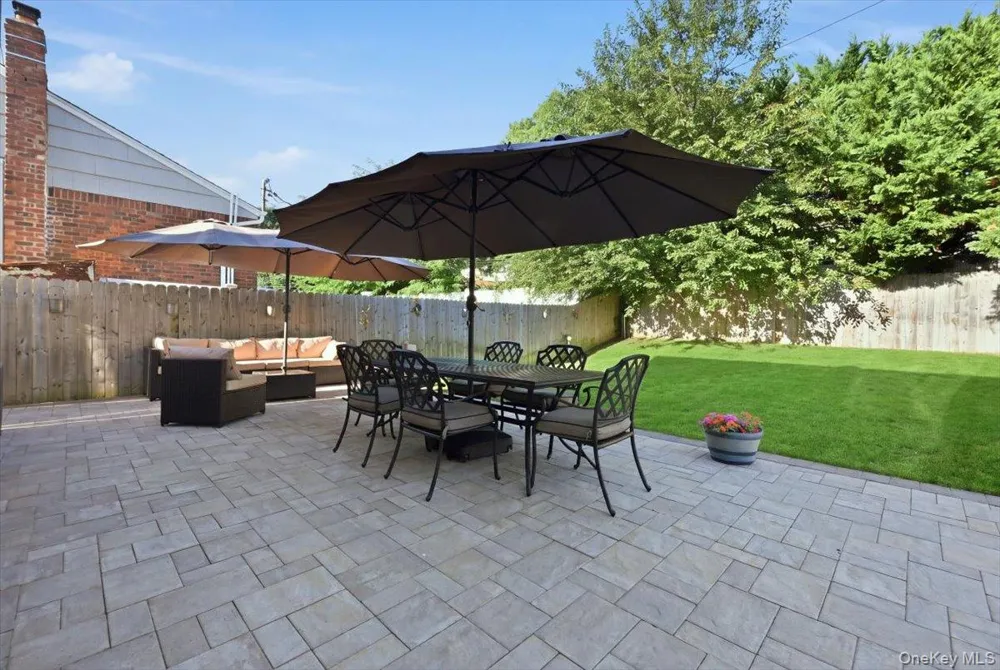 1420 Holiday Park Drive Wantagh, NY 11793