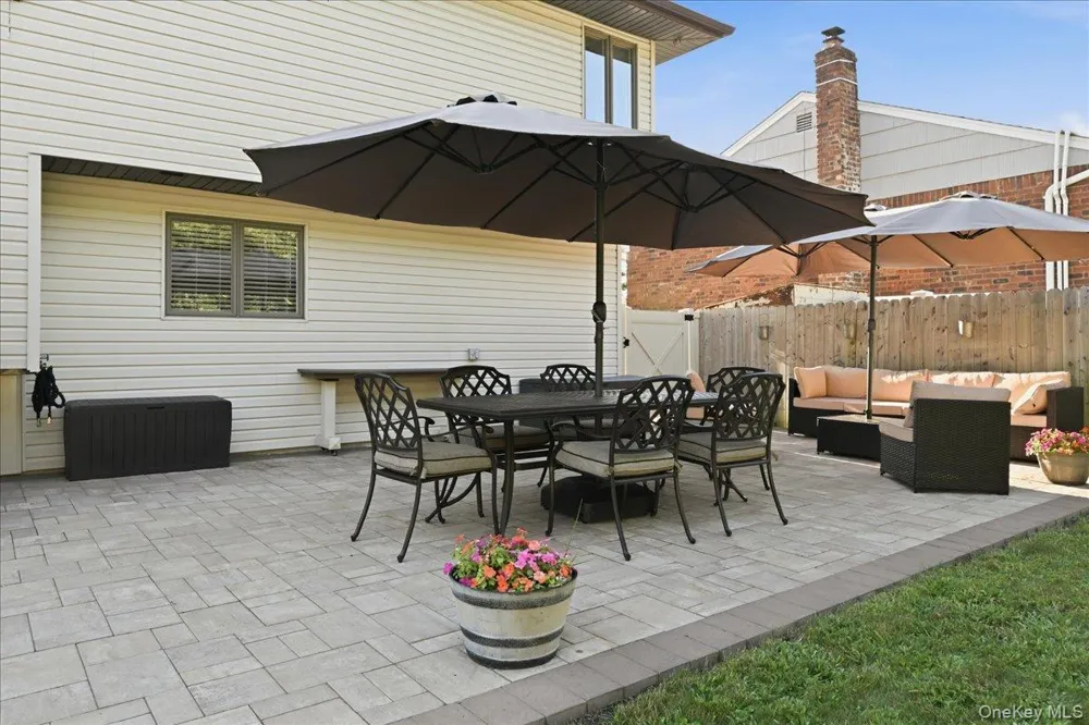 1420 Holiday Park Drive Wantagh, NY 11793