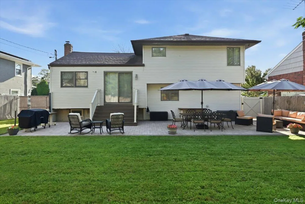 1420 Holiday Park Drive Wantagh, NY 11793