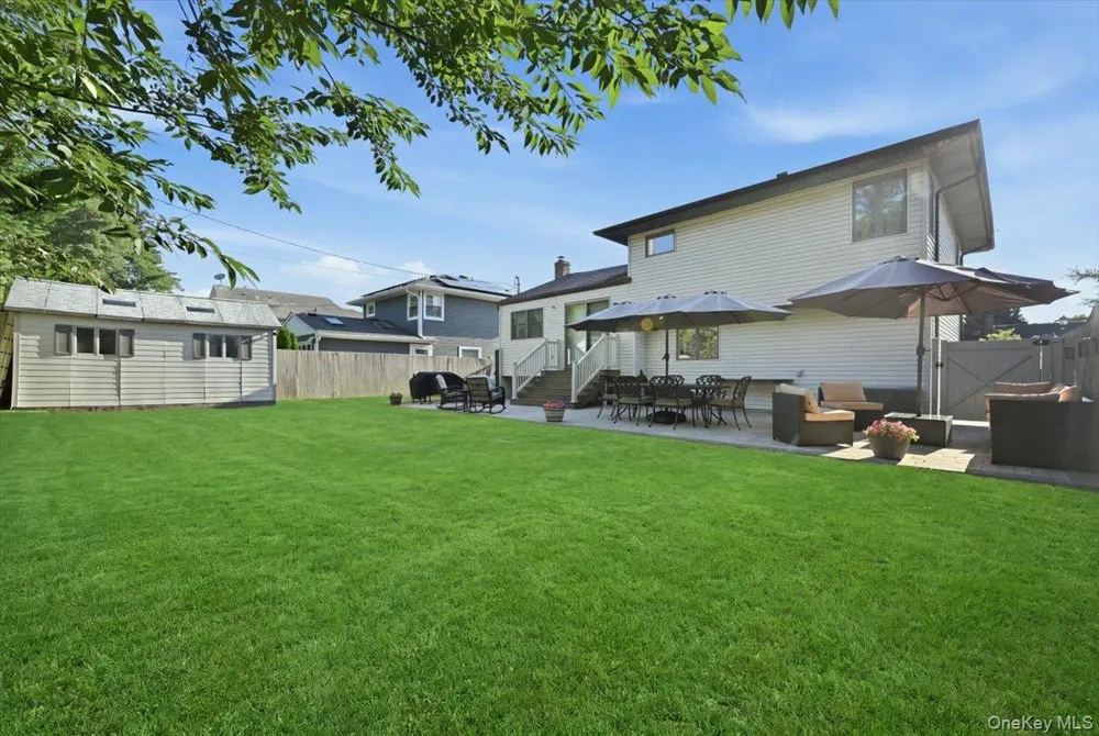 1420 Holiday Park Drive Wantagh, NY 11793