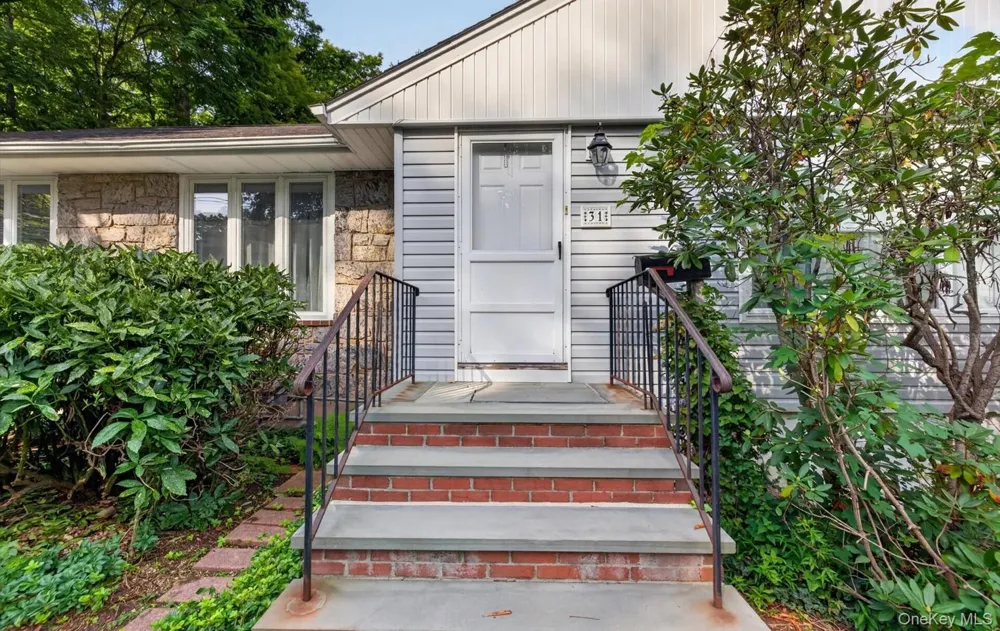 31 Francis Terrace Glen Cove, NY 11542