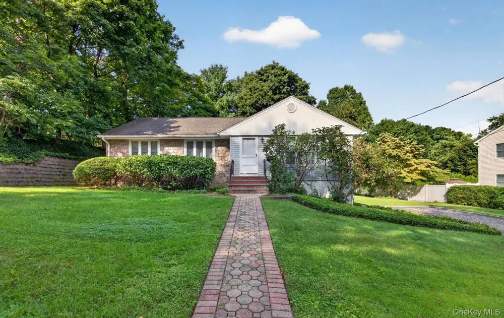 31 Francis Terrace Glen Cove, NY 11542
