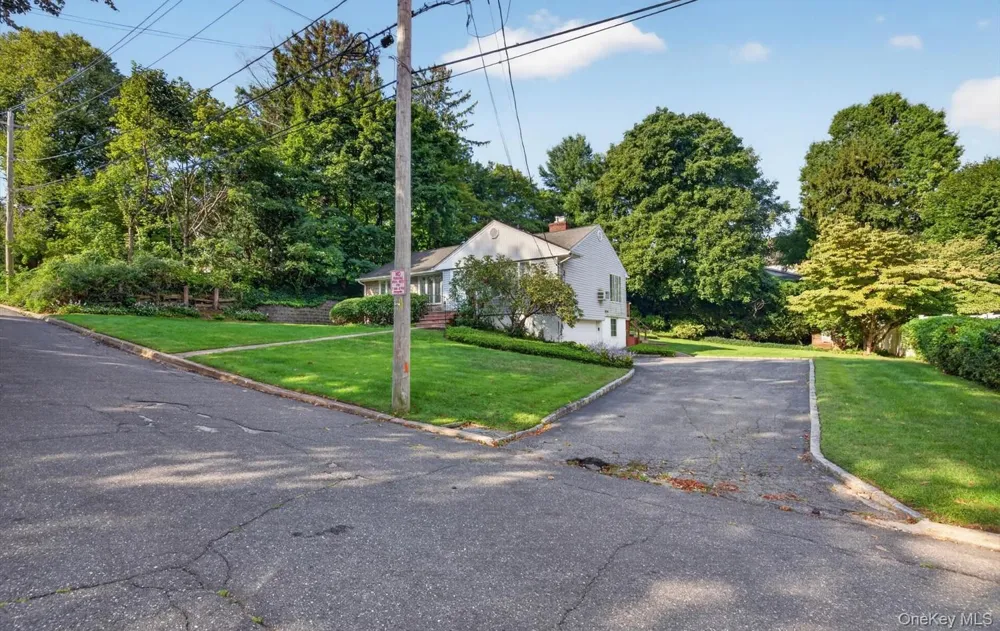31 Francis Terrace Glen Cove, NY 11542