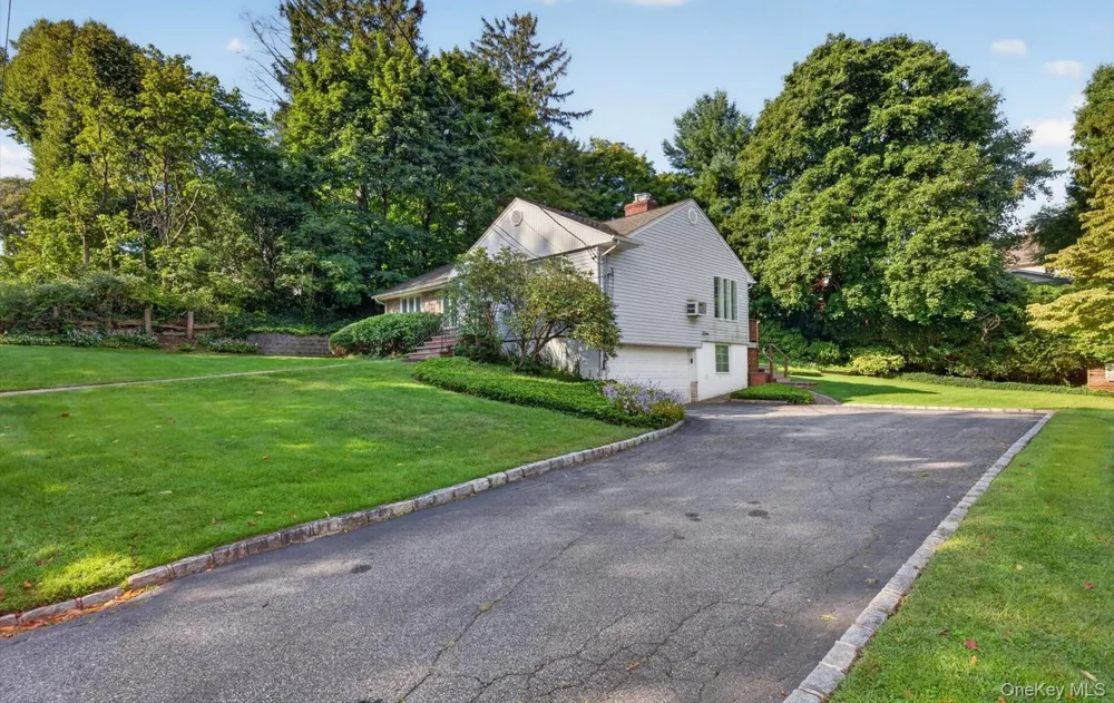 31 Francis Terrace Glen Cove, NY 11542