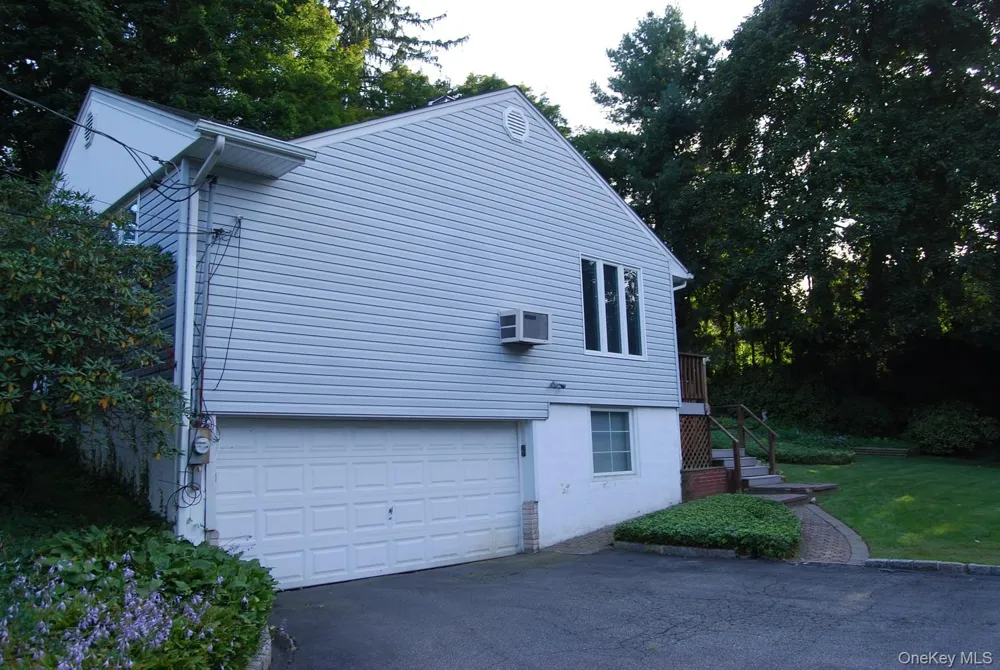 31 Francis Terrace Glen Cove, NY 11542