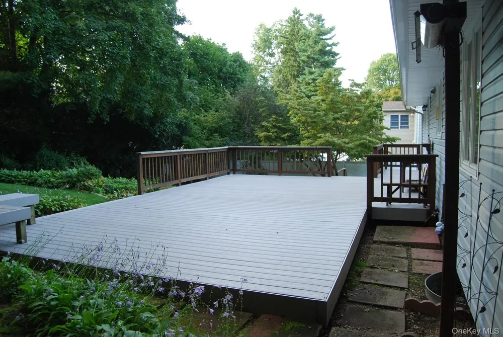31 Francis Terrace Glen Cove, NY 11542