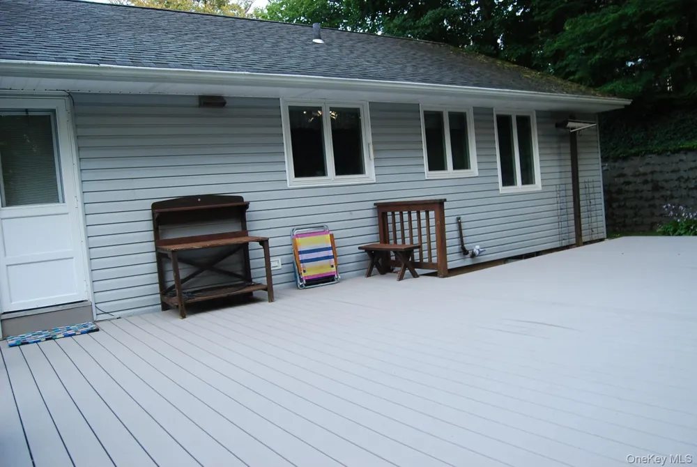 31 Francis Terrace Glen Cove, NY 11542