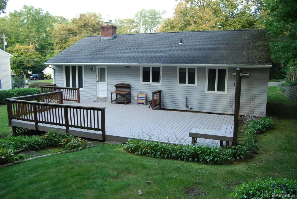 31 Francis Terrace Glen Cove, NY 11542