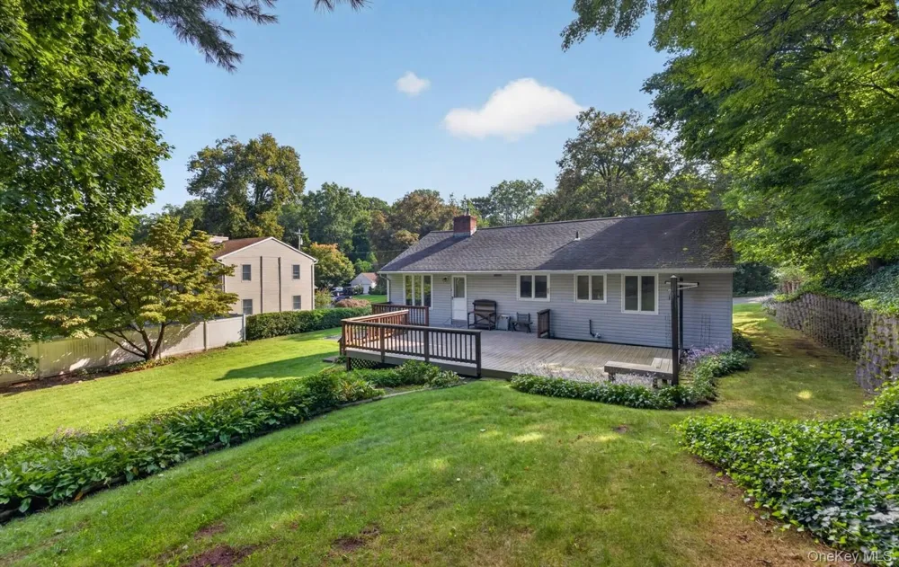 31 Francis Terrace Glen Cove, NY 11542